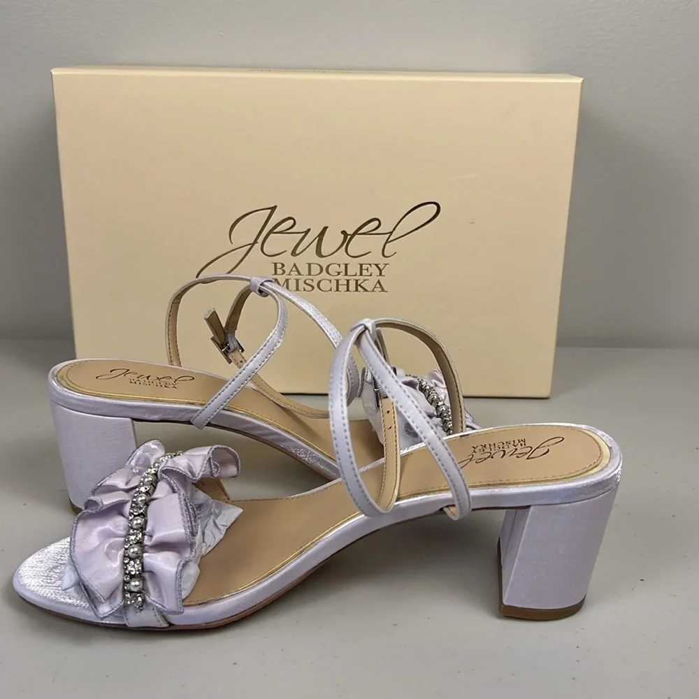 Badgley Mischka‎ Jewel Desirie Ruffle Block Heel Sandal New